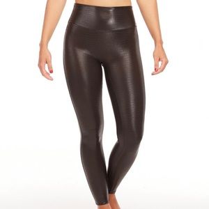 Faux leather croc leggings. Size S/P. Nwt; color brown/black